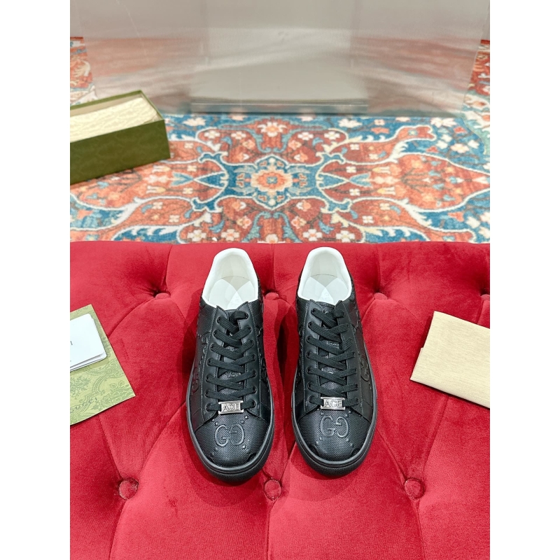 G*u*i casual shoes